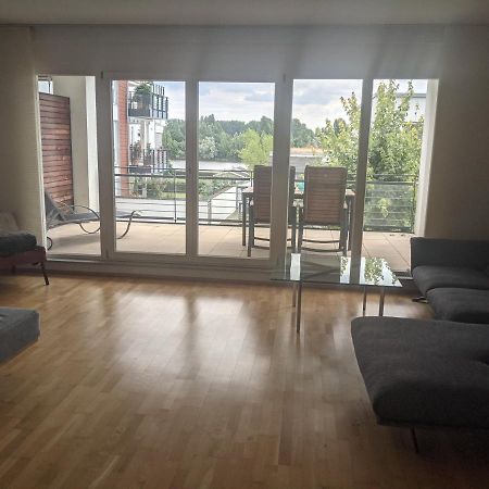 Ferien Am Wasser Wiesbaden Bagian luar foto