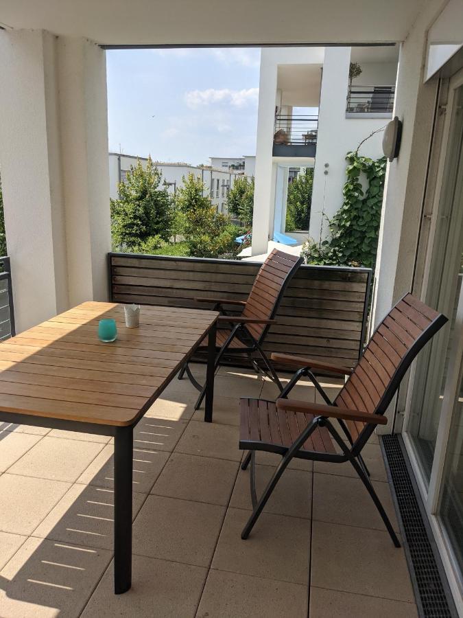 Ferien Am Wasser Wiesbaden Bagian luar foto